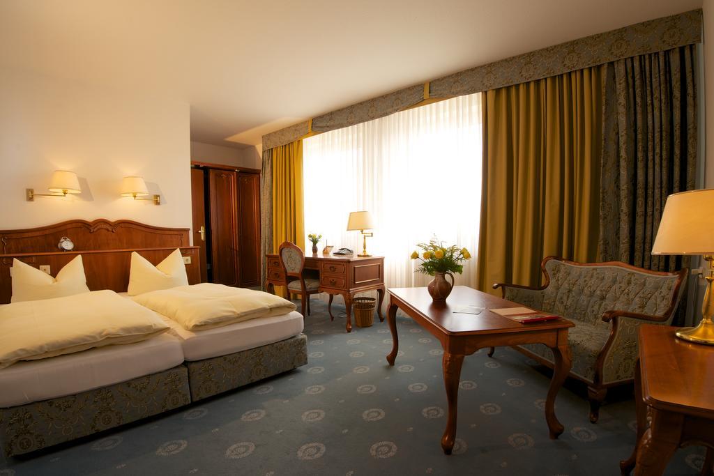 Adler Golf-& Tagungshotel Harth-Poellnitz Eksteriør billede